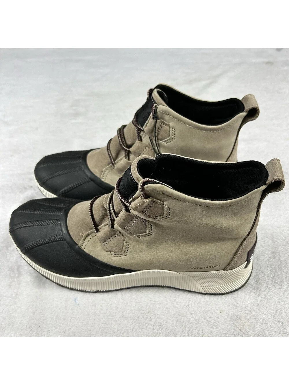 Sorel Out N About III Classic Waterproof Duck Boots Women’s Size 10 Tan Black